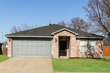 2109 DOECREST DR DENTON, TX 76210